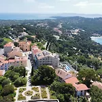 La Sarrazine - Port Du Niel - Vue Willa Hyères