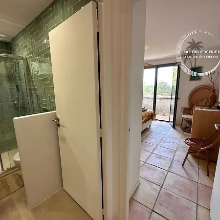 La Sarrazine - Port Du Niel - Vue *